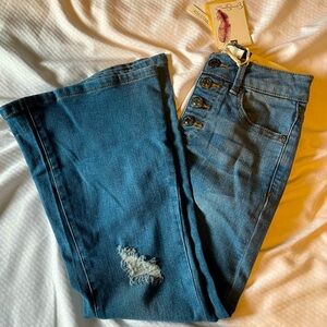 Cute flare jeans for a cute little girl!☺️